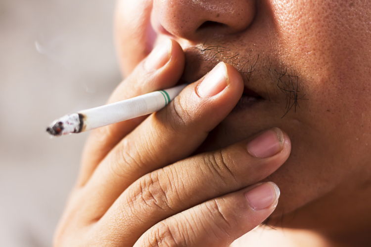 単純に喫煙率と肺がんによる死亡率との間に有機的な相関関係は認めれない？
