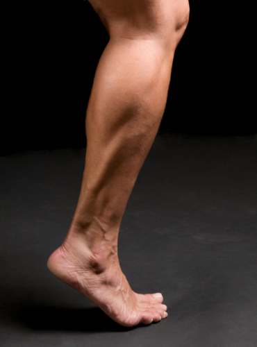 足の筋肉と柔軟性を鍛える筋トレをご紹介します。