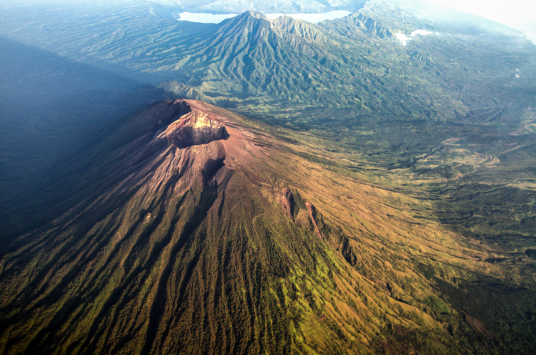 2017年現在で重点監視対象となっている活火山は50