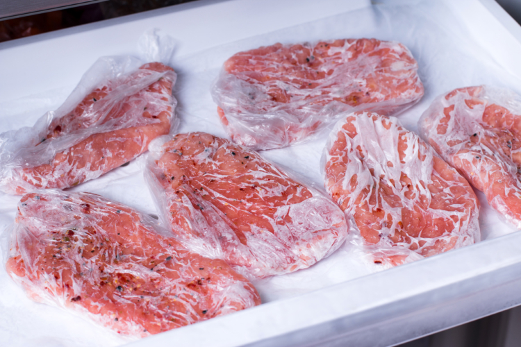 肉は火を通してから冷凍保存