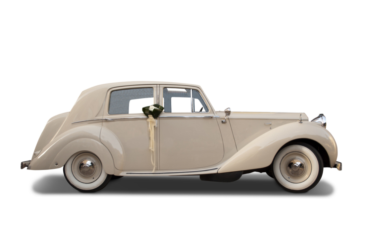 イギリス車を代表するロールスロイスの初SUVが「カリナン」