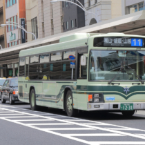 車両の半分を6社が運営する市バス